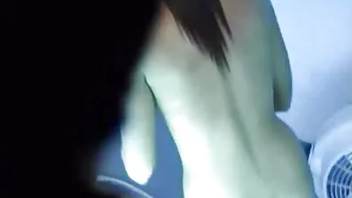 Sex med G VicEn Vicious (GwEn Vicious) bra sexfilmer på soffan.