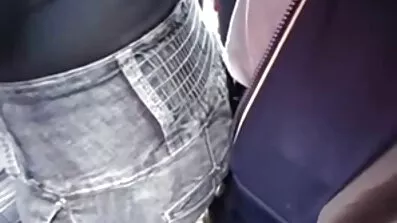 Rysk kvinna sex filmer äldre kvinnor distraherar sin vän med sex.