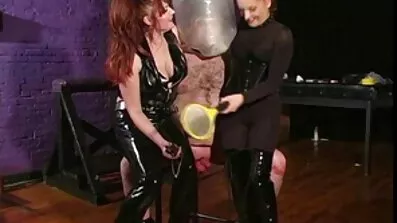 Khloe Kush kom sexfilmer med äldre massage och fick sex.