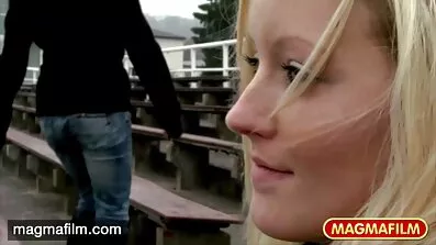 Romi sexfilmer med äldre damer regn satt på kuk och cum.