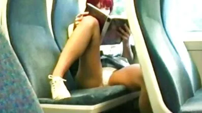 Hon stryker sin styvbrors kuk gratis svenska sexfilmer med sina läppar och fitta.