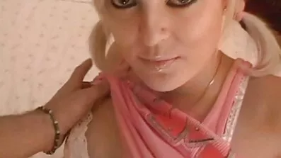 Ashley gratis sexfilmer WOods bryter upp med fotografen.
