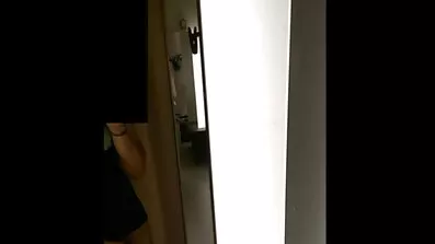 Don Giovanni fries skönhet sexfilmer mogna damer i en kondom.