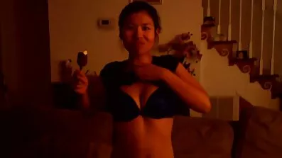 Dödlig skönhet ersätter röven. sexfilmer äldre damer Anal med två män.
