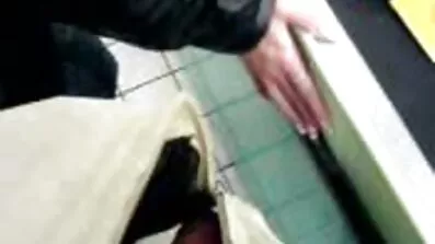 Victoria Vo bra sexfilmer vo hittade ett hemligt rum av komfort.