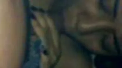 Kimmi persikor fingering kuk med stora bröst. sexfilmer gratis