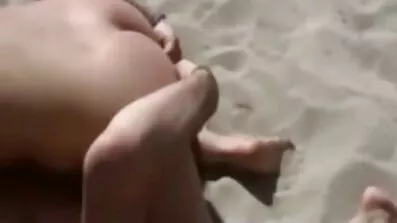 Slickar läckra fittor, sätta sexfilmer lustfyllda fingrar inuti.