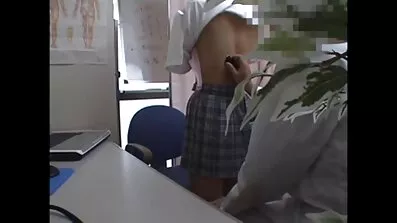 Flickan gnuggar nya sexfilmer klitoris.