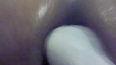 Brunetter knulla nya sexfilmer i synk med pojkvänner.