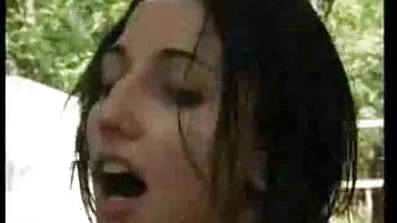 Kräftdjur knullad, cumshot på benen. sexfilmer gratis