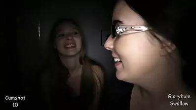 Den sexfilmer gratis rödhåriga knullar hennes fitta och kommer att cum från detta.