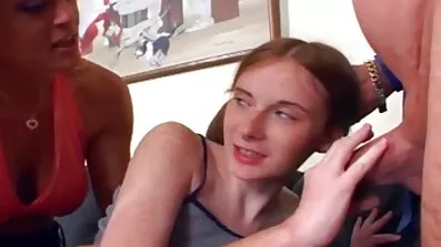 Violett pärlor på cock svensksexfilm cazzo