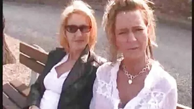 Jag slog sexfilmer hennas fitta och röv.