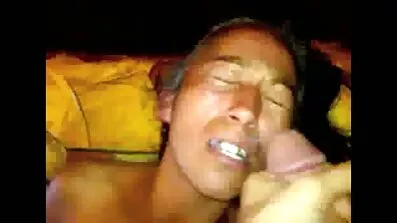 Glasögon tillfredsställa kuk med sexfilmer mogna damer gummi händer och vaginor.