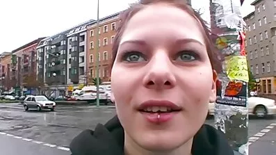 Kunden knullar frisör i skönhetssalong. gratis sexfilmer